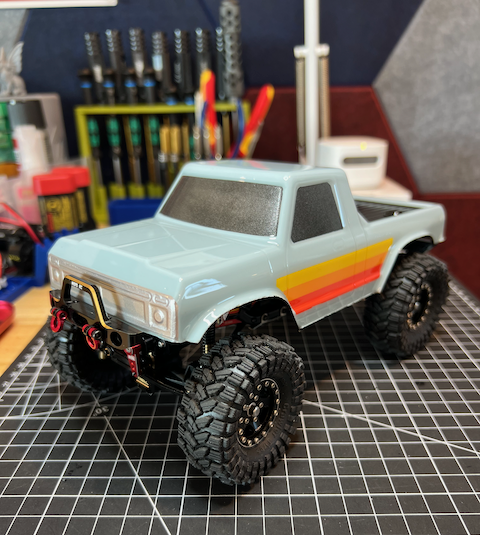 Custom paint on scx24 truck build